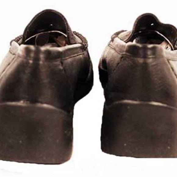 LOAFERS, FLOWER CUT-OUTS, BLACK, SZ 8B, SOFT LEATHER, PADDED LINING, CUTE, BY - Picture 2 of 7